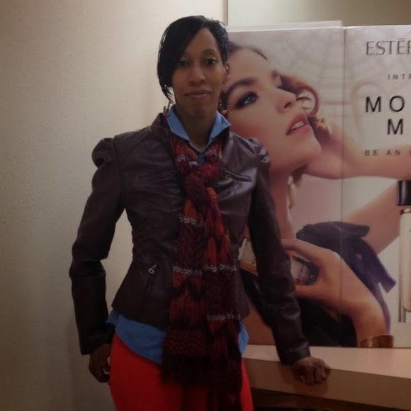 Meet your Posher, Nicki - Picture 1 of 1